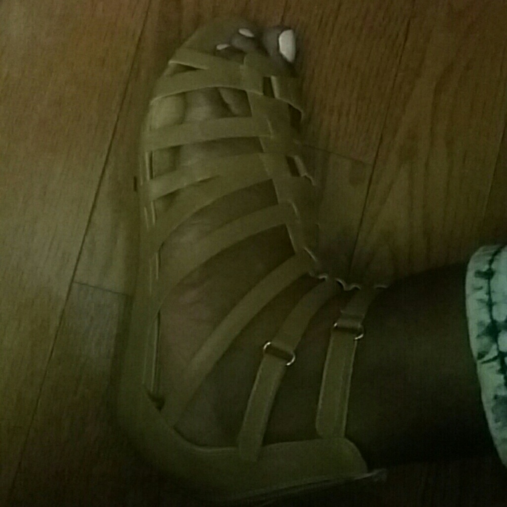 Sandals - Picture 4 of 6